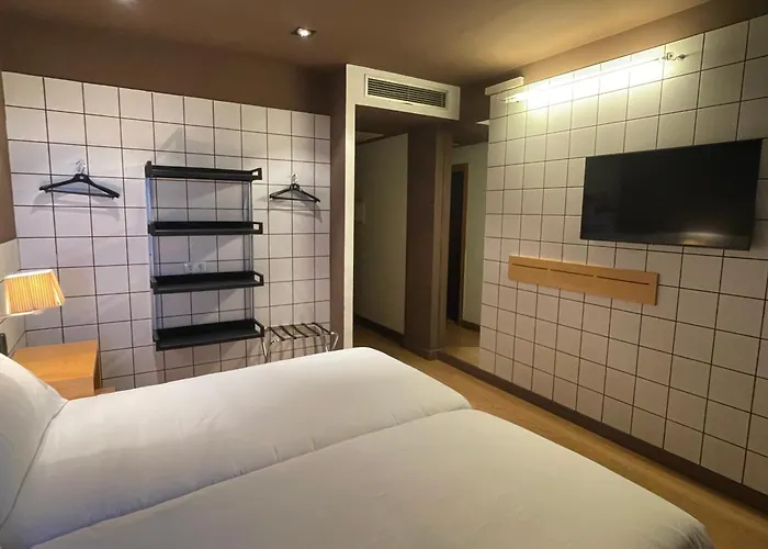 Отель Miranda De Ebro 3*