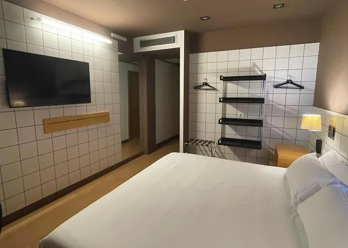 Отель Miranda De Ebro 3*