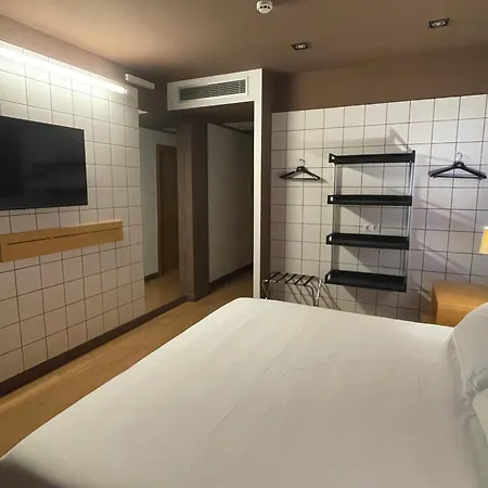 Szálloda Miranda De Ebro 3*